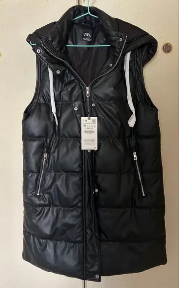 ZARA 블랙 다운 베스트 후드 부착