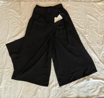 미사용 새상품 ELFINDAME 가우초 팬츠 팬츠 스커트 M