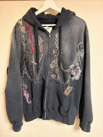 double EMBROIDERED CHAIN ZIP-UP HOODIE