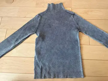 워시 가공 하이넥 리브 니트