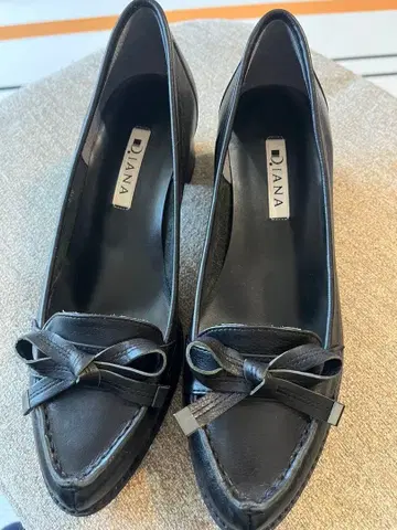 미사용 새상품 다이애나 블랙 리본 펌프스