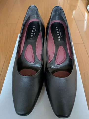 RAKUNA 블랙 가죽 하이힐