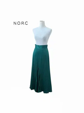 # N.O.R.C 노크 빈티지 새틴 플레어 롱 스커트