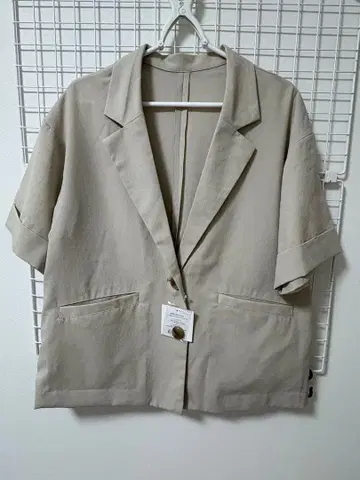 단순함으로 내추럴 무드 연출, 루즈핏 베이지 반팔 자켓 L 사이즈