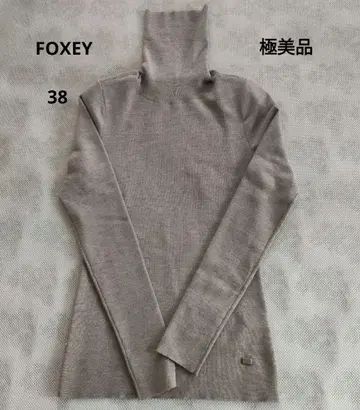 컨디션 최상 FOXEY 터틀넥 스웨터 사이즈 38 베이지