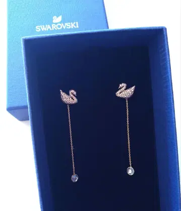 스와로브스키 새상품 Swarovski ICONIC SWAN 귀걸이