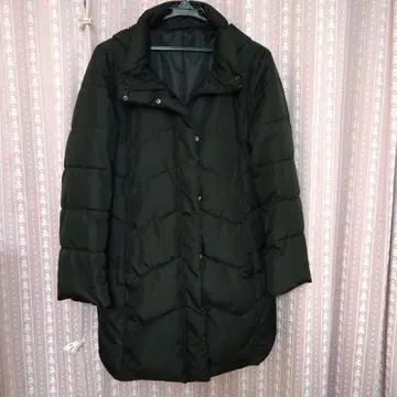 블랙 다운 자켓 퀼팅 디자인 M 사이즈