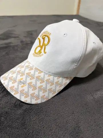 레저렉션 화이트 캡 골프 컨디션 최상