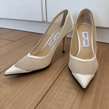 지미 추 화이트 메쉬 하이힐