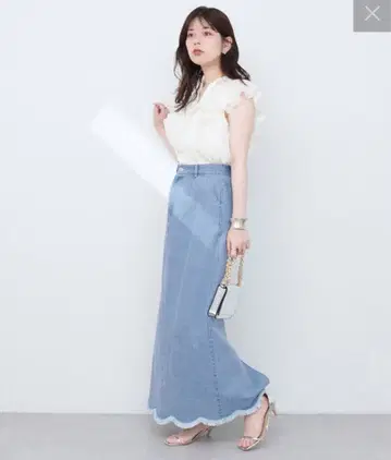 새상품 natural couture 밑단 프린지 스캘럽 데님 스커트