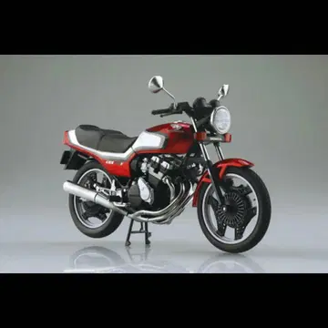 아오시마 문화 교재사/CBX400F/펄 x 캔디 알라모아나 레드