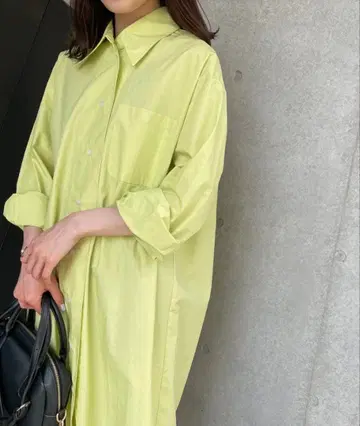 미사용 새상품 상의 긴팔 셔츠 블라우스 라임 그린