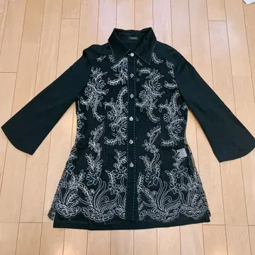 VALENZA 블랙 자수 셔츠 7부 소매
