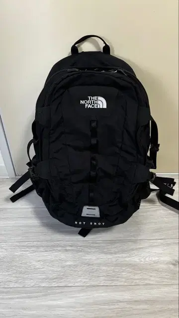 THE NORTH FACE HOT SHOT 블랙 백팩