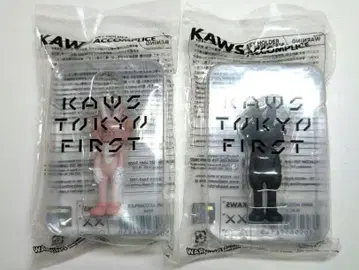 KAWS ACCOMPLICE 피규어 키링 블랙 핑크