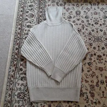이에나 리브 터틀넥 스웨터 라이트 그레이