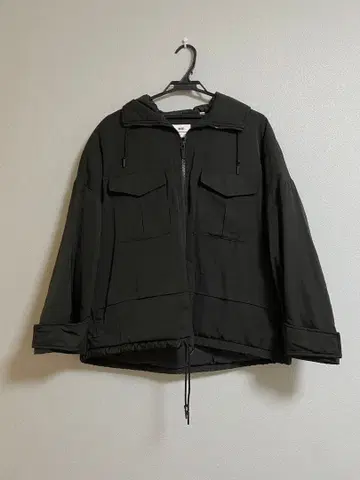 유니클로 하이브리드 다운 오버사이즈 파카 블랙 S