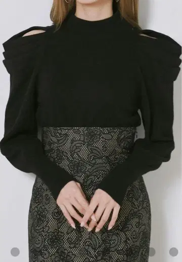 스나이델 오픈 숄더 니트 풀오버 SWNT224125