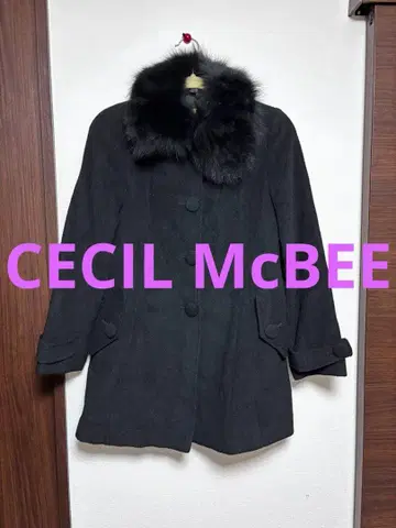 CECiL McBEE 블랙 퍼 피코트 미사용품