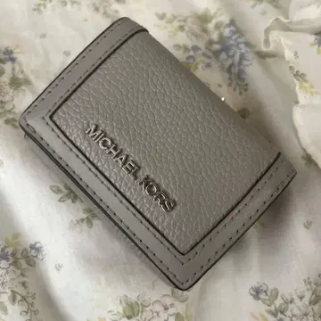 MICHAEL KORS 그레이 3단 폴더형 지갑