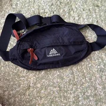 GREGORY 블랙 바디백