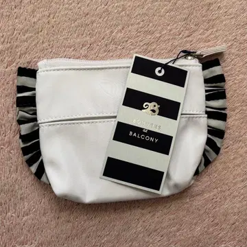 BORDERS at BALCONY 보더스 앳 발코니 파우치