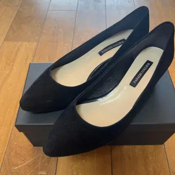 PARADIS COULEUR 블랙 스웨이드 펌프스