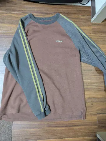 Blue Outdoor 래글런 슬리브 트레이닝복