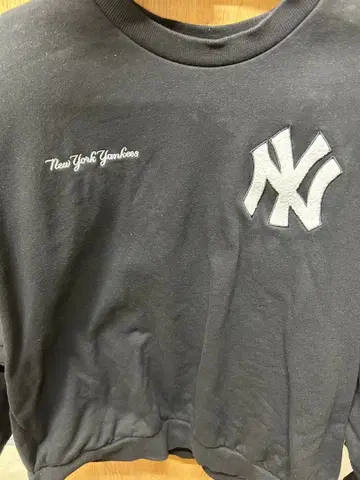 뉴욕 양키스 블랙 맨투맨