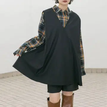 KBF 숄더턱 미니 원피스