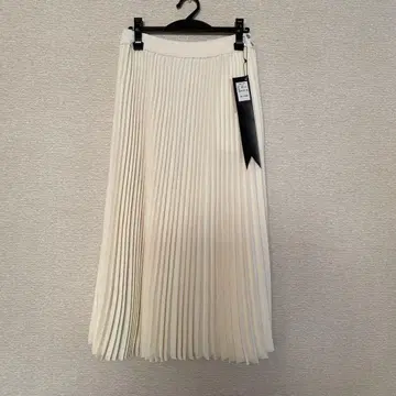 Seven fairly 아이보리 플리츠 스커트 S 사이즈 미사용 새상품