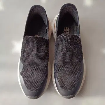 스케쳐스 슬립인즈 스니커즈