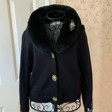 슈퍼 뷰티 퍼 카라 부착 블랙 가디건