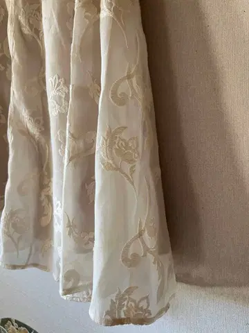 MERCURYDUO 라인 플라워 백 레이스업 자수 스커트