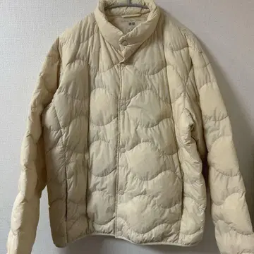 유니클로 울트라 라이트 다운 웨이브 퀼트 자켓 내추럴 남녀 공용