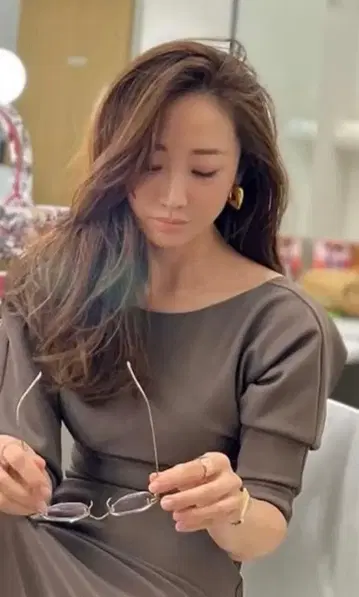 아니카인즈 하트 후프 귀걸이 골드