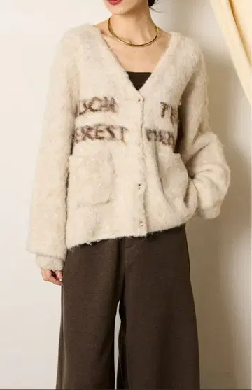 울 혼방 시스루 로고 니트 가디건 esica 에시카 같은 형태