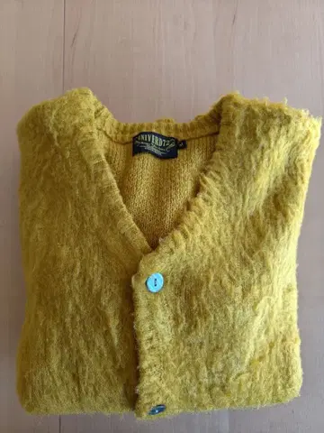 새상품급 유니버드72 샤기 가디건 M 사이즈