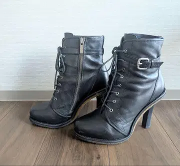 알레그리아 블랙 가죽 부티