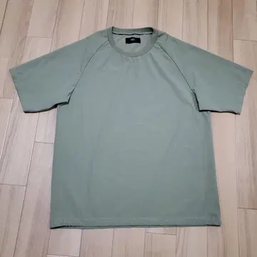 새상품급 AZUL BY MOUSSY 나일론 스트레치 T셔츠