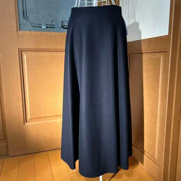 유나이티드 애로우즈 네이비 플레어 롱 스커트