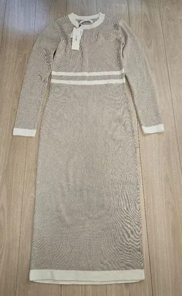 택 포함 새상품 ROYAL PARTY 라인 타이트 니트 원피스