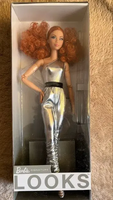 미개봉 새상품 Barbie Signature Looks 인형 본체