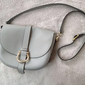 마르코 비앙키니 그레이 플랩식 골드 금장 장식 천연 가죽 숄더 백