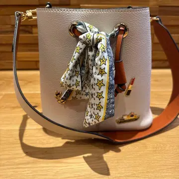 YAMADAYA 화이트 가죽 버킷형 숄더백 스카프 포함