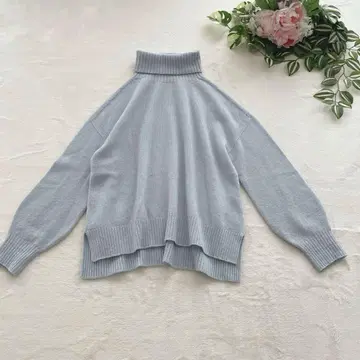 컨디션 최상 언타이틀 울 캐시미어 라이트 블루 하이넥 스웨터 니트