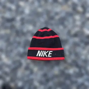 NIKE 스트라이프 니트 모자 블랙 레드