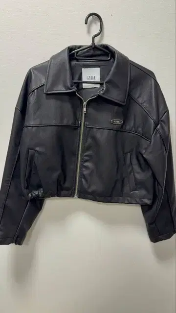GYA 크롭 블랙 자켓 F 사이즈