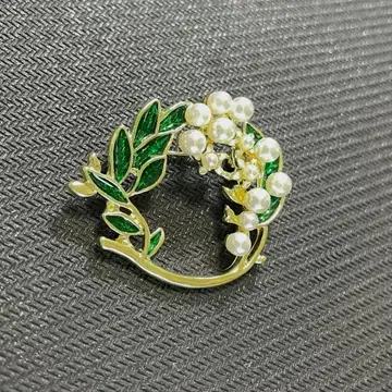 꽃과 잎의 펄 브로치