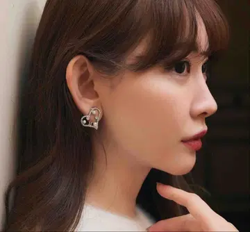 Crystal Heart Shaped Pierces